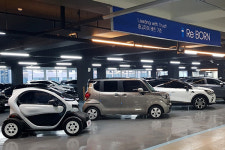 오토플러스, 서울 직영점 중고차 온·오프라인 구매 복합매장 탈바꿈