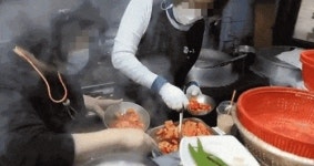 BJ 파이, 고모 돼지국밥집 깍두기 재사용 논란에 사과→행정처분까지…빛바랜 선의