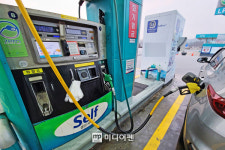 정부, 유류세 인하율 20%서 최대 30% 확대 검토 시사