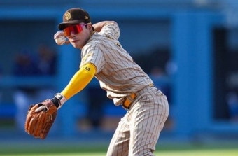 김하성, 골드글러브 유격수 최종 후보 선정…MLB도 반한 '명품 수비'