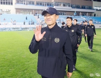 대구FC, 최원권 감독대행 정식 감독 선임…강등 위기 막아낸 지도력 인정