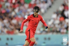 손흥민, 가나전부터 주장 완장 차고 뛴다…FIFA, 불량 완장 교체