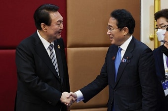 尹방일로 ‘물컵 반잔’ 채울까, 한일 새 선언 여부 주목