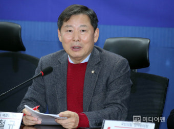 3·1절 일장기 건 국힘 당원…이철규 