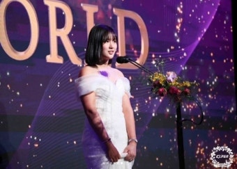 '큐티풀' 박현경, 인기상 수상…2023 KLPGA 대상 시상식, '3관왕' 이예원 가장 빛나