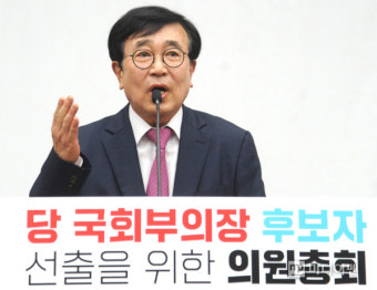 부산서 출판회 연 부산 5선 서병수, 출마 의지 질문엔...