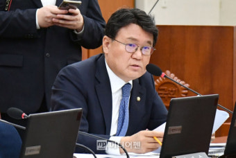 조국혁신당, 민주 불출마 황운하 품고 원내진입