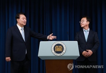 윤 대통령, 정무수석에 홍철호 전 의원 임명