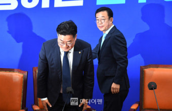 박찬대, 채상병특검법 수용 촉구에 홍철호 