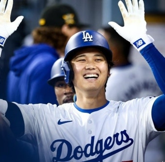 오타니, '오타니의 날' 자축 13호포 MLB 홈런 선두…다저스, 신시내티 꺾고 연패 탈출