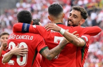 포르투갈, 튀르키예 3-0 완파 '2연승-16강 확정'…호날두, 페르난데스 쐐기골 도움 [유로 2024]