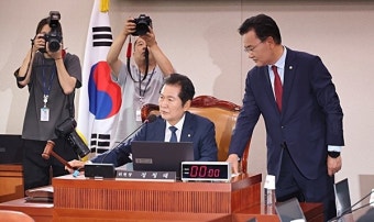국힘 반발 속 방송3법·방통위법, 국회 법사위 통과