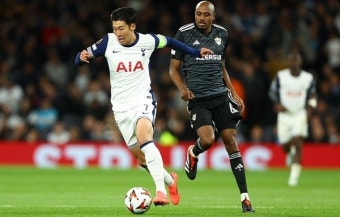 '손흥민 71분' 토트넘, 초반 퇴장 악재 딛고 3-0 완승…카라바흐 꺾고 유로파리그 첫 승