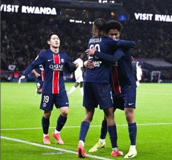 이강인, 교체 출전해 4호골 작렬…PSG, 스트라스부르 4-2 꺾고 선두 유지