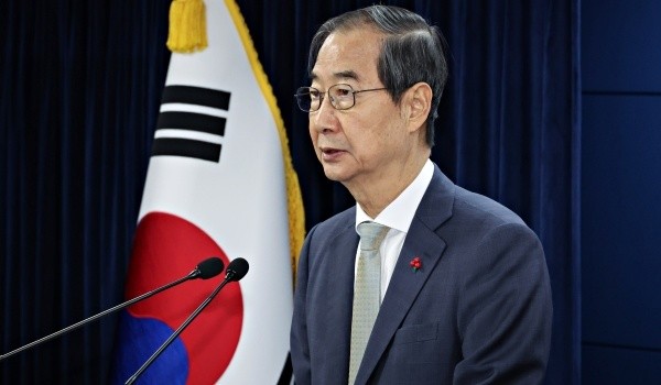 국무총리 한덕수, 국회서 탄핵 가결...여야 견해차이로 정치적 팽팽한 분위기 지속 중