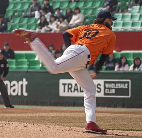 한화, 코디 폰세 6이닝 무실점 호투에도 불펜 방화로 13연승 눈물