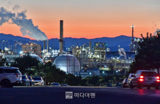 정유업계, 수익성 개선 기대…“트럼프 효과 보나”