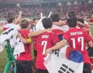 [2026 AG 축구] '양민혁 도움→엄지성 결승골’ 한국, 일본 1-0 꺾고 4연속 금메달 금자탑!