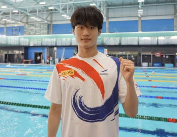 황선우, 자유형 100m 메달 도전! 함께하는 김승원 선수와 한국 수영팀에 기대합니다.