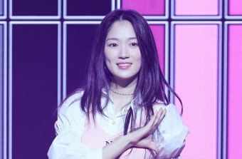 '러블리 대명사' 김혜윤, 데뷔 10주년 맞이 첫 팬미팅 성료