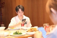 中 배우 호세군, 마운틴무브먼트 스토리 제작