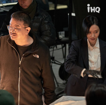[K영상] 이정현, '기생수' 연상호 감독과 가족계획?..