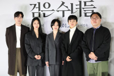 히트맨2 황금연휴 극장가 1위...검은 수녀들 눌렀다