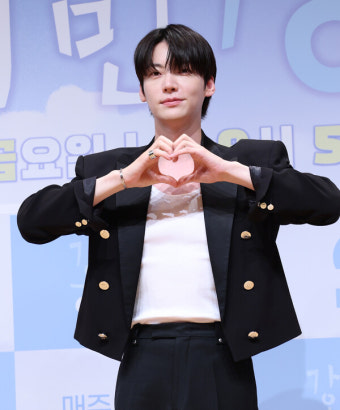 [포토] '가오정' 안재현, 사랑스러운 손 하트