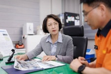 추미애 '소방 재정 빨대' 발언 후폭풍…개그맨 이상민, 빨대 250개로 항의