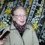 故 최불암 빈소 찾은 나문희 '울컥'...
