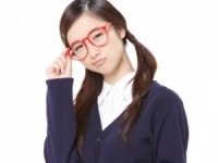 [1분 Q&A] 안경을 쓰면 눈 사이가 멀어지나요?