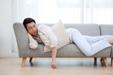 밥 먹고 바로 누우면 안 되는 이유, 아세요?