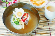 여름철 치아 건강 ‘비상’, 더울 때 충치 느는 이유는?