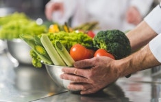 ‘익혀서 vs 생으로’ 채소 종류별 효과 높이는 섭취법