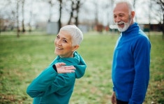 단백질 보충, 근육량 감소하는 중장년·노년층에 필수