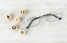 눈 노화가 걱정된다면?...약사가 전하는 눈 건강에 좋은 영양제 3가지