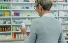 건강한 노년을 위해 50~60대에 챙겨먹어야 하는 영양제는?