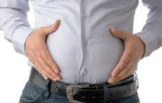 말 많이 하면 배 빵빵?...배에 가스 차는 의외의 이유 7가지