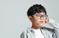 자꾸만 눈 찌르는 속눈썹, 이유가 뭘까?