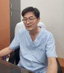 걸을 때 다리가 저리다면? 척추관협착증 의심해야... 방치하면 신경 손상까지 [인터뷰]