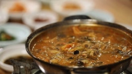 김영철의 동네 한 바퀴 쫄면과 크로켓→노부부의 버섯찌개, 정답다 그 마을 충북 청주