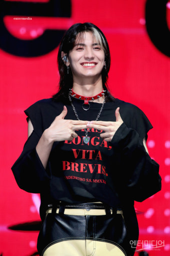 엑스디너리 히어로즈(Xdinary Heroes, XH) 주연 '건치미소' [EM포토]