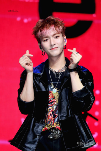엑스디너리 히어로즈(Xdinary Heroes, XH) 오드 '수줍게 하트' [EM포토]