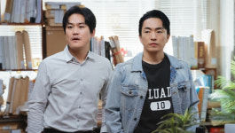 라면에 와인을, 이게 또 어울리네...신성한, 이혼 작가의 발랄한 악취미(?)
