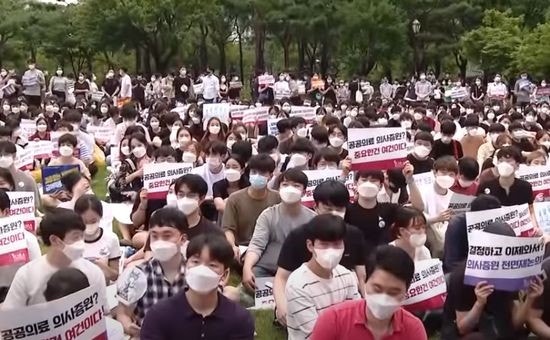 서울대의대 교수들 "의대생들 불이익 받으면 우리가 나설 것"