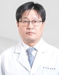 피부에 번지는 흰색 반점 백반증 치료법은?