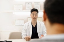 치아 상실 시, 즉시 임플란트나 틀니 고려해야 하는 이유
