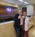 윈느성형외과 김의건 원장, 모티바 키닥터 스포르자 박사와 의료 교류