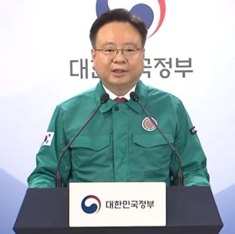 정부, 전공의 사직서 수리 금지명령 등 철회...의료공백 출구 전략될까