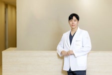 이중턱 개선, 지방흡입과 근육 묶기의 병행으로 균형 잡힌 윤곽 구현